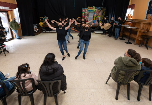 Abril, mes da Saúde e de arranque oficial do obradoiro de Baile tradicional en San Sadurniño